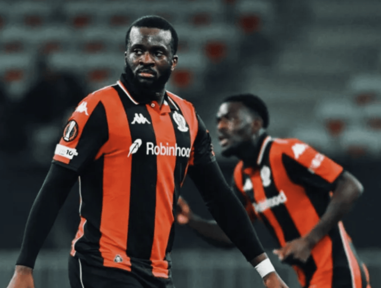 8连败 18场不胜耻辱01 法甲121年老店跌入深渊曾遭球迷暴打