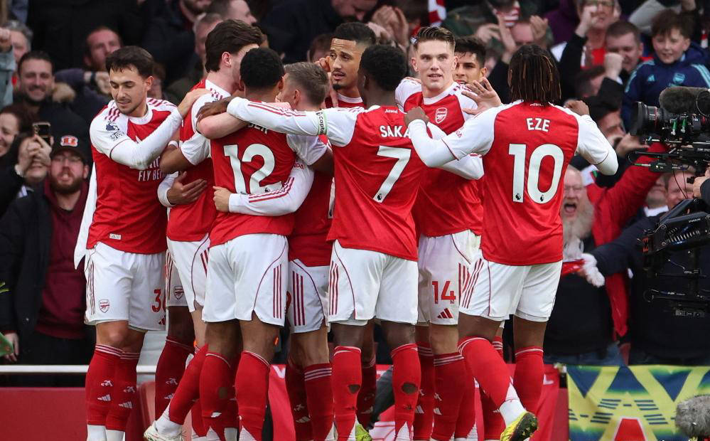 四冠梦近在咫尺，枪手联赛杯决战曼城能否捧起荣光？